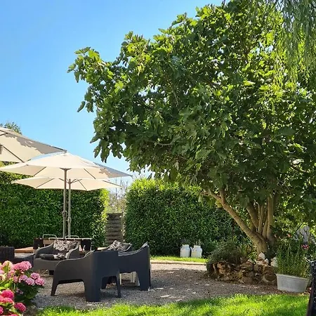 Le Petit Moulin Bed & Breakfast 3*