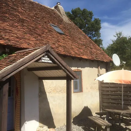 Le Petit Moulin