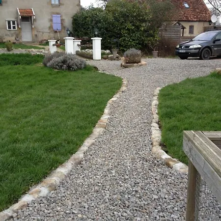 فندق مبيت وإفطار Le Petit Moulin Saint-Hilaire (Allier)